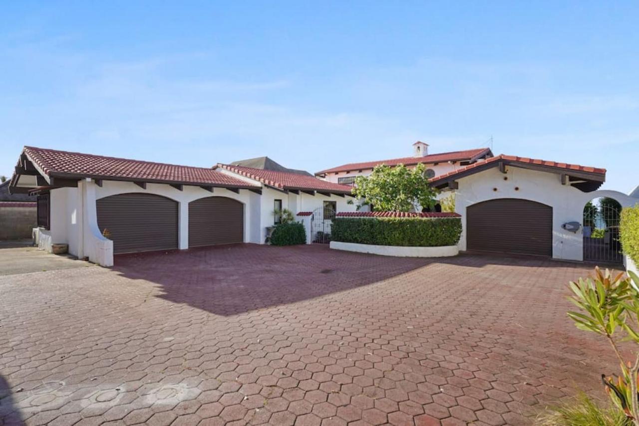 Magnificent Beachfront Mansion - Pool - Fireplace Auckland Luaran gambar