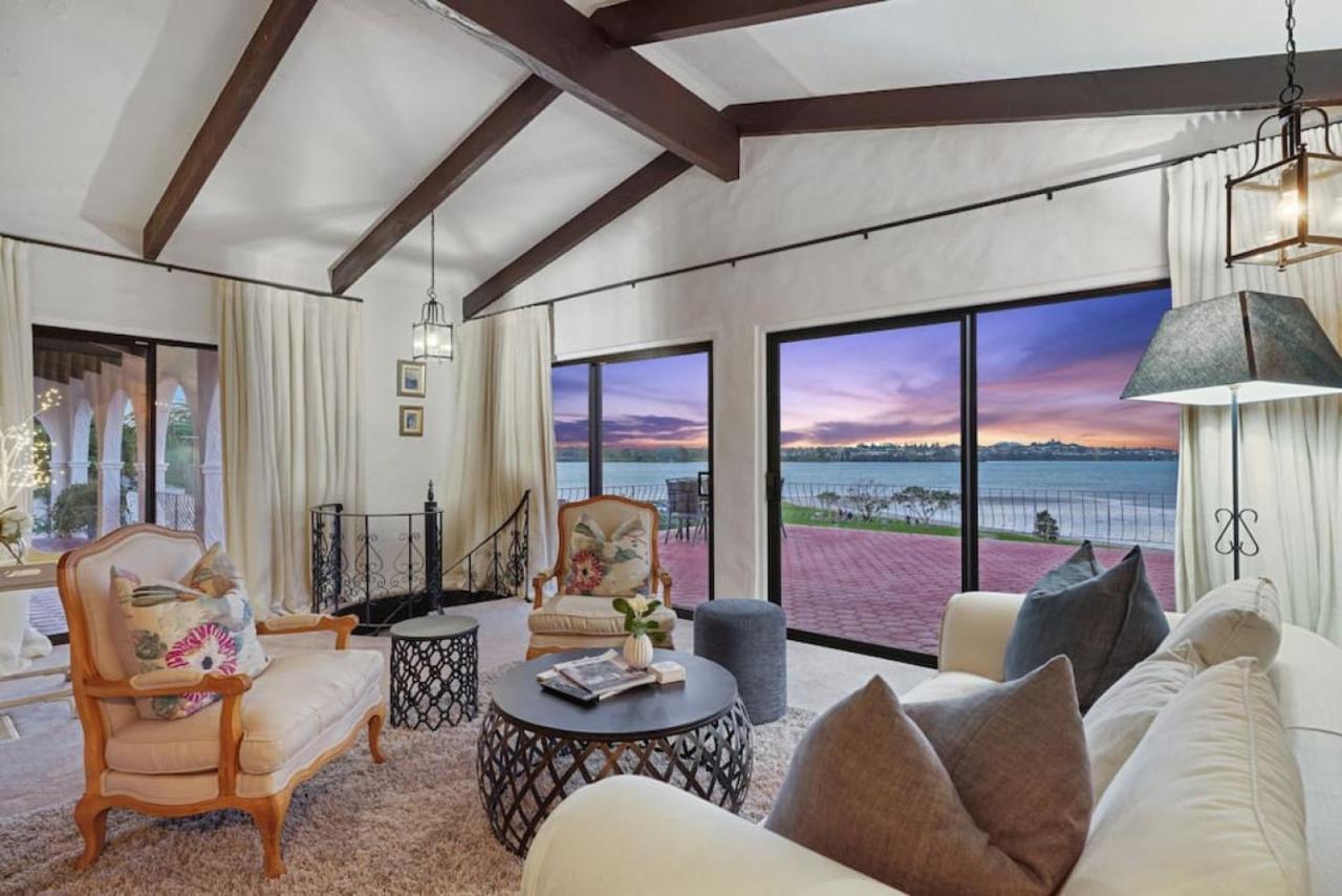 Magnificent Beachfront Mansion - Pool - Fireplace Auckland Luaran gambar