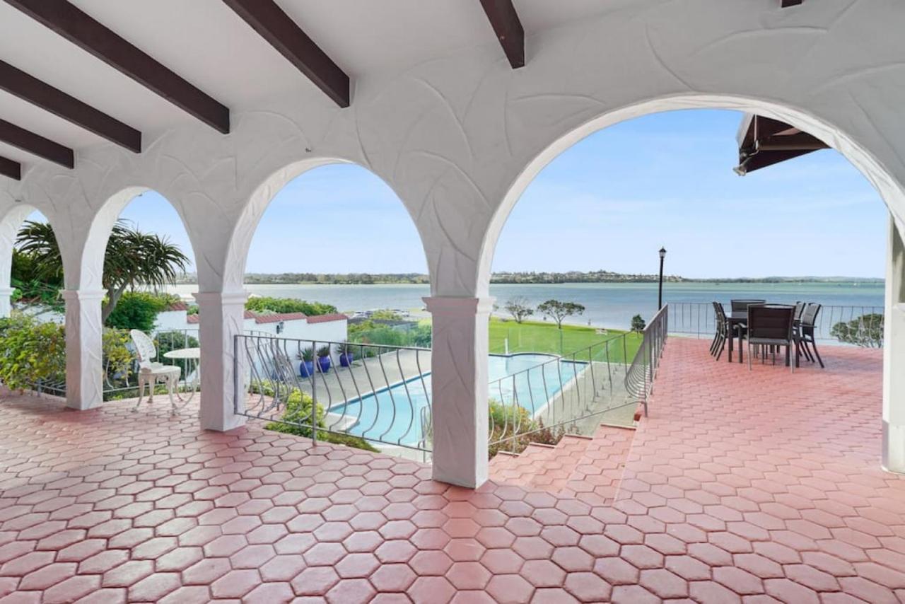 Magnificent Beachfront Mansion - Pool - Fireplace Auckland Luaran gambar