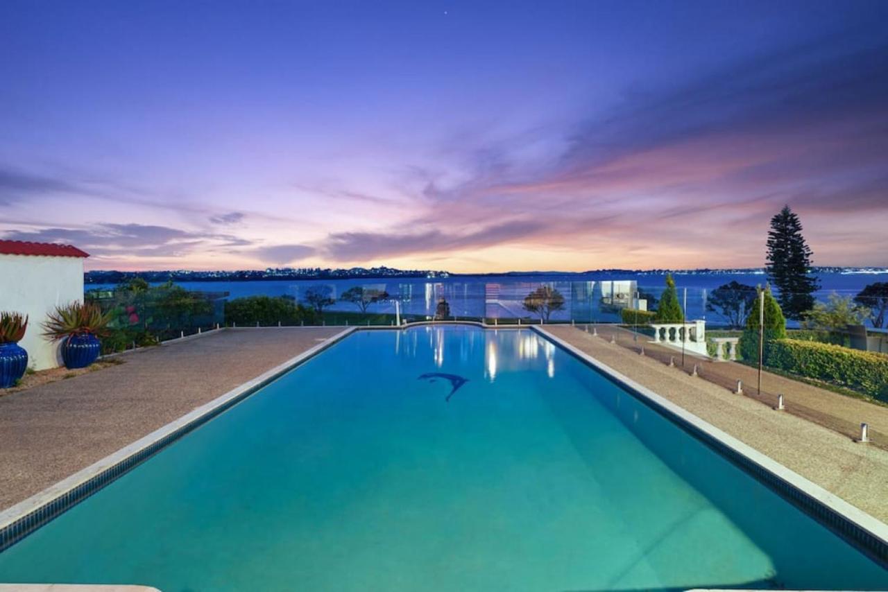 Magnificent Beachfront Mansion - Pool - Fireplace Auckland Luaran gambar