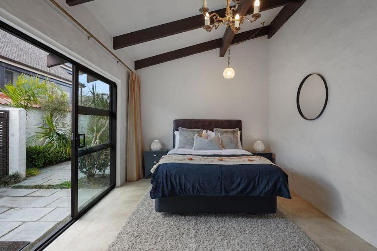 Magnificent Beachfront Mansion - Pool - Fireplace Auckland Luaran gambar