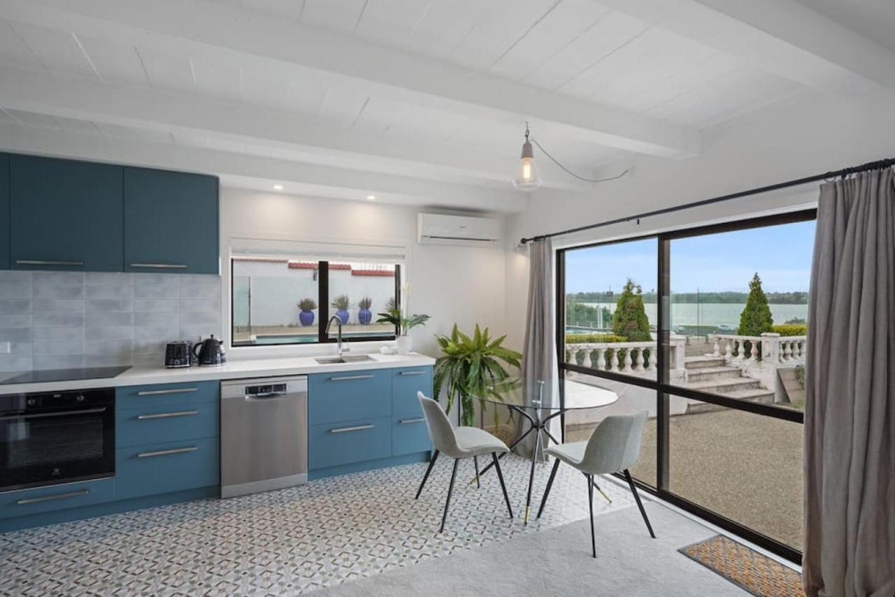 Magnificent Beachfront Mansion - Pool - Fireplace Auckland Luaran gambar