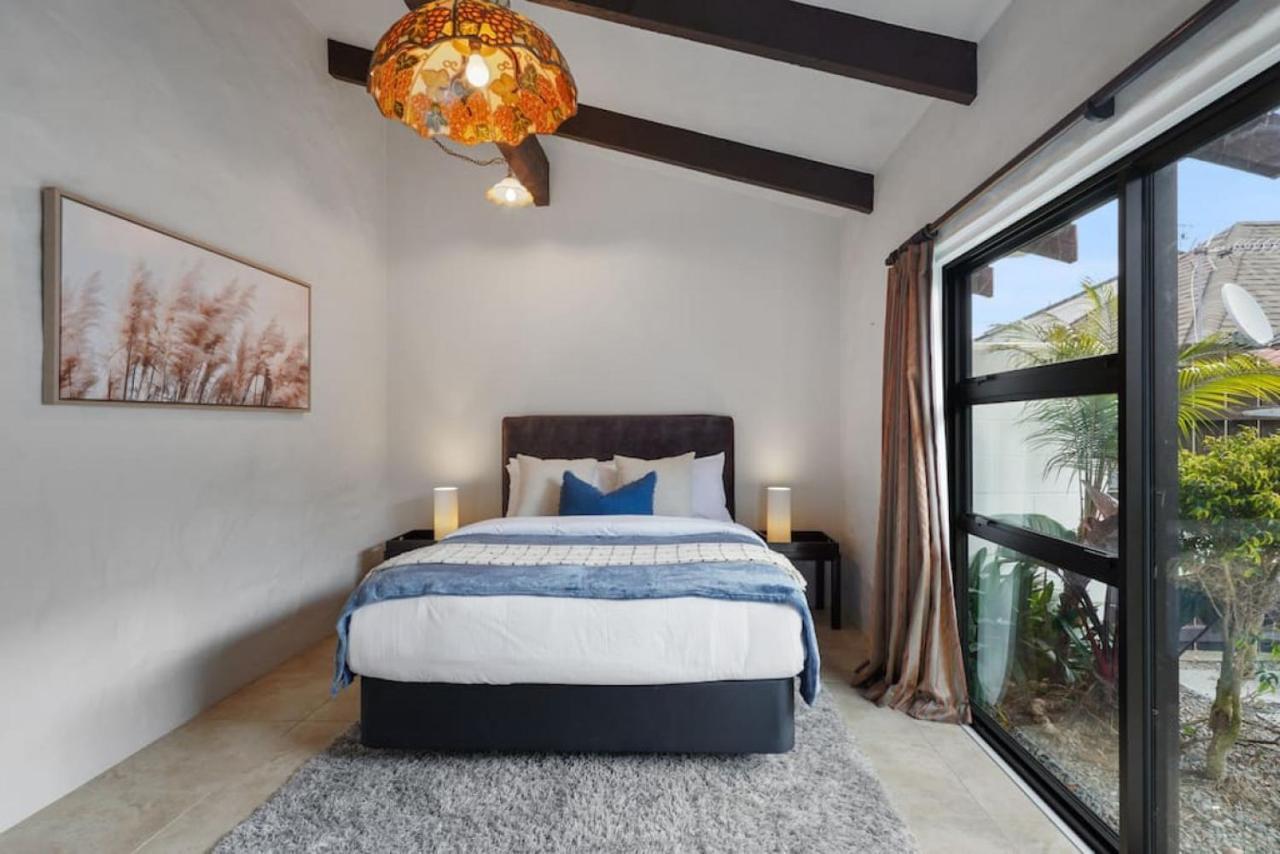Magnificent Beachfront Mansion - Pool - Fireplace Auckland Luaran gambar