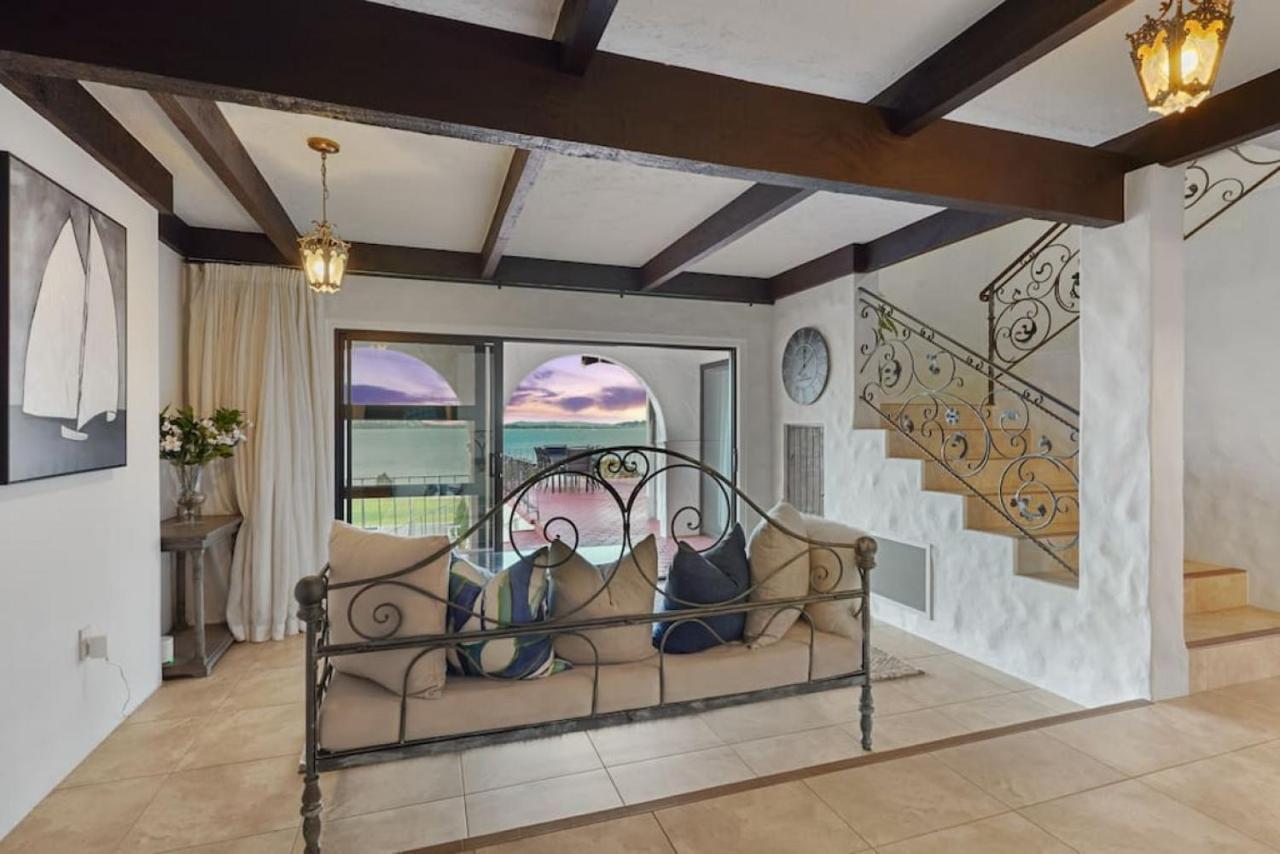 Magnificent Beachfront Mansion - Pool - Fireplace Auckland Luaran gambar