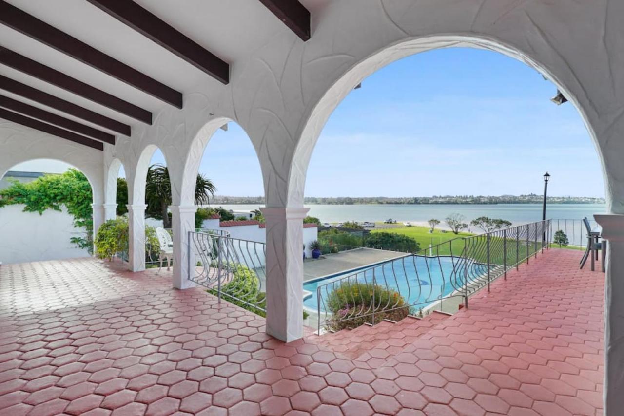 Magnificent Beachfront Mansion - Pool - Fireplace Auckland Luaran gambar