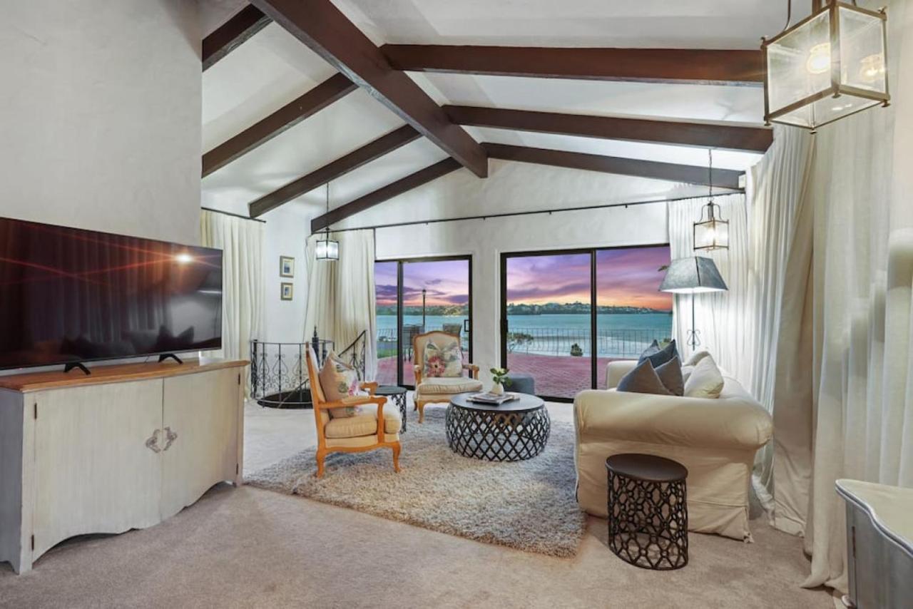 Magnificent Beachfront Mansion - Pool - Fireplace Auckland Luaran gambar