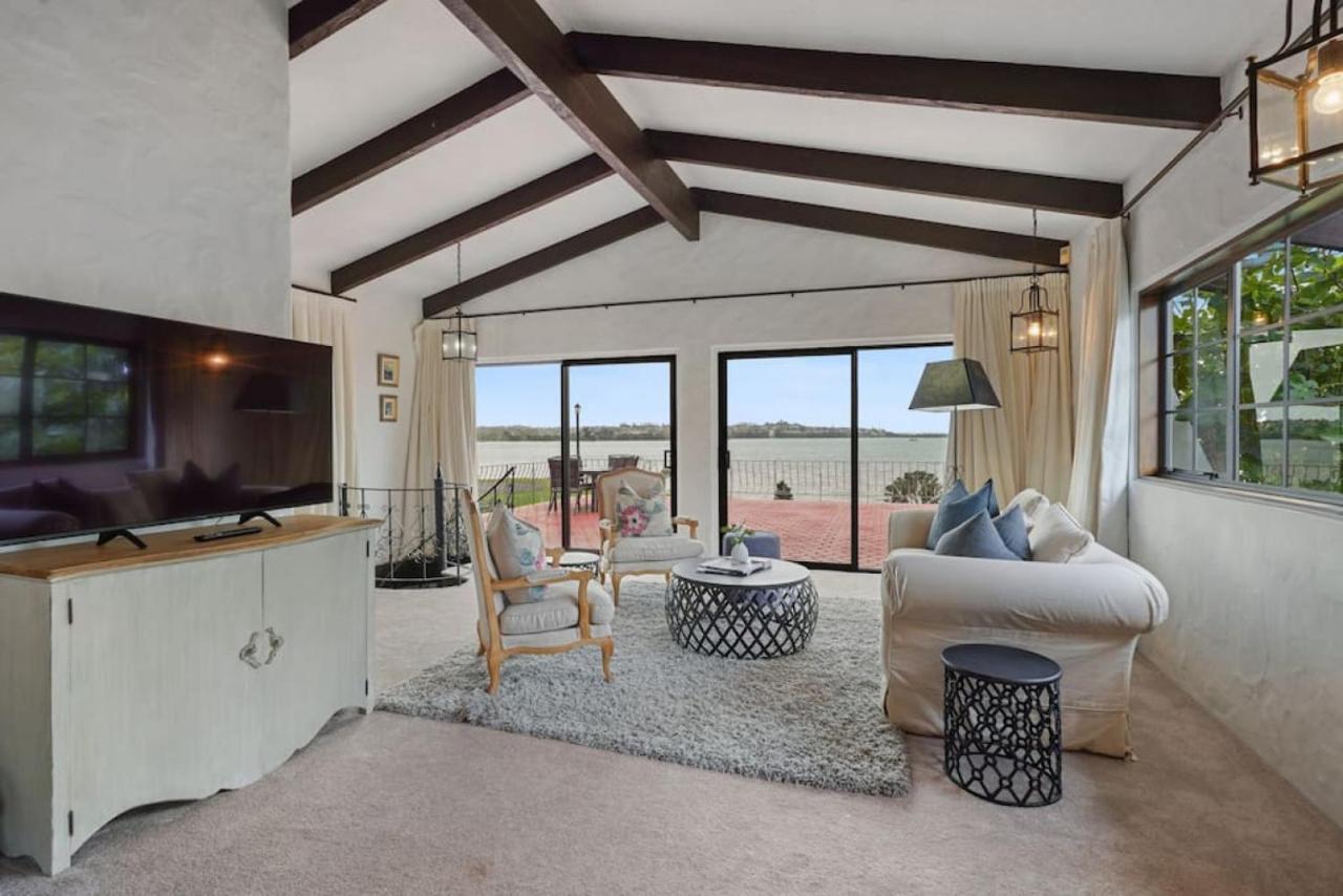 Magnificent Beachfront Mansion - Pool - Fireplace Auckland Luaran gambar